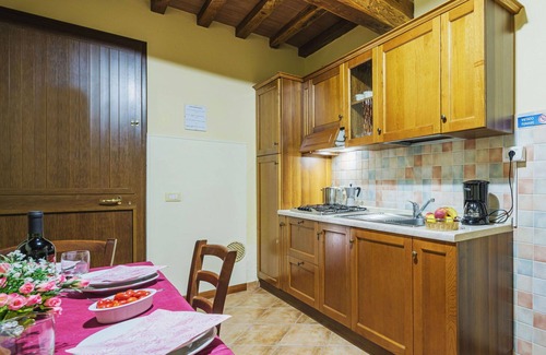 Orentano Apartment | Cosy apartment for 7 guests with WIFI, A/C, pool, TV and patio
