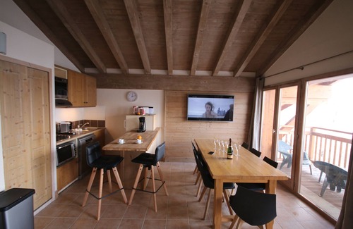 Bellentre Apartment | Cosy apartment 6/8 * in CHALET - Superb VIEW and SWIMMING POOL - 200 M FROM THE SLOPES