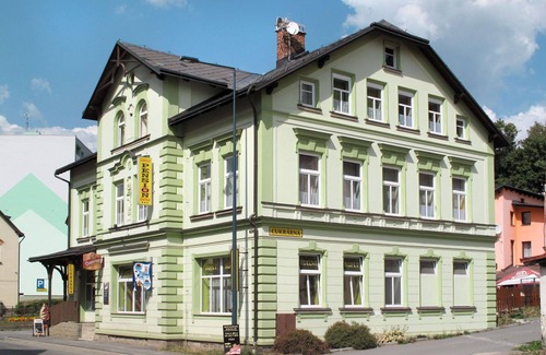 Tanvald Apartment | Cosy apartment for 12 people with WIFI, TV, pets allowed and parking