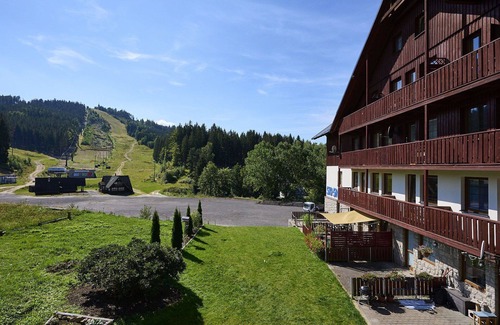 Albrechtice v Jizerskych horach Apartment | Cosy apartment for 4 guests with WIFI, TV and balcony
