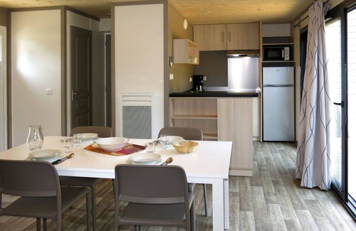 Malansac House | Cosy apartment in villa for 4 guests with WIFI, pool, TV, terrace and pets allowed