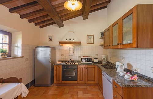 Popoltaio-Schiacciato Villa | Cosy apartment in villa for 8 people with pool, A/C, WIFI, TV and patio