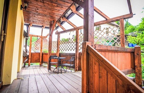 Cesky Krumlov Apartment | Cosy apartment for 5 guests with WIFI, patio, pets allowed and parking