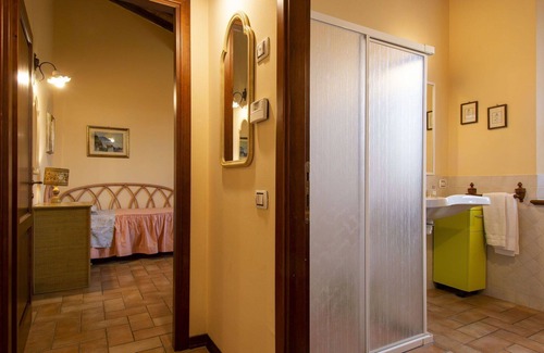 Stabbia Apartment | Cosy apartment for 4 people with pool, WIFI, TV, patio, pets allowed, panoramic view and parking