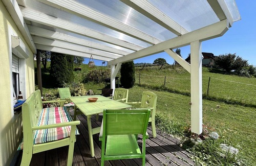 Rupertiberg Apartment | Cosy apartment for 8 guests with WIFI, pool, TV, patio and pets allowed