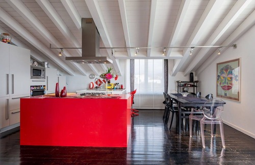 Albisola Superiore Apartment | Cosy apartment for 6 guests with WIFI, pool, TV, patio and pets allowed