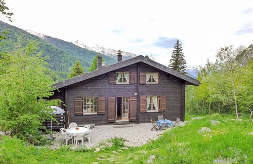 Buerchen Apartment | Cosy apartment for 10 people with WIFI, TV, patio and parking