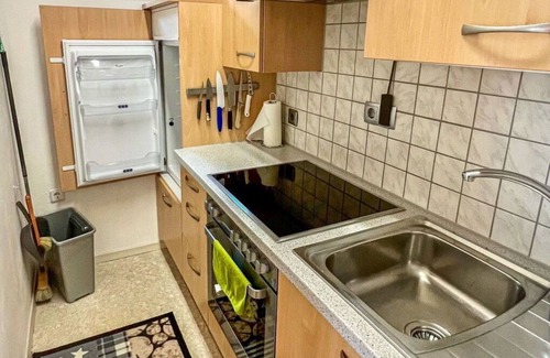 Haus Apartment | Cosy apartment for 10 guests with WIFI, TV, patio and pets allowed