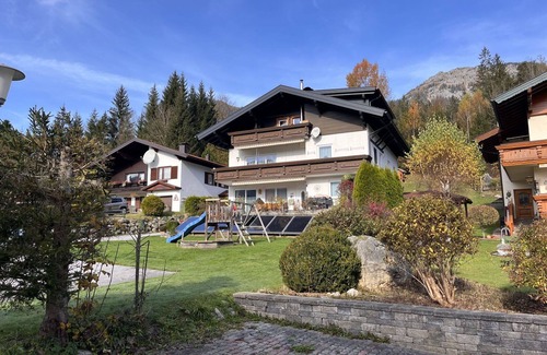 Haus Apartment | Cosy apartment for 10 guests with WIFI, TV, patio and pets allowed