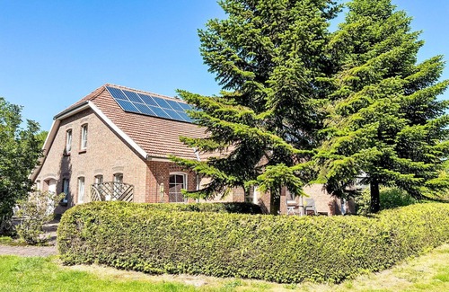 Sudarle Apartment | Cosy apartment for 2 guests with WIFI, TV, terrace and pets allowed