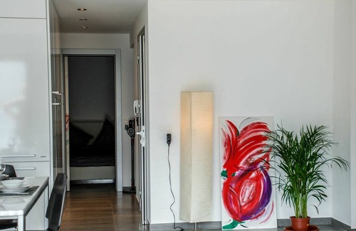 Melide Apartment | Cosy apartment for 2 guests with WIFI, TV, terrace, pets allowed, panoramic view and parking