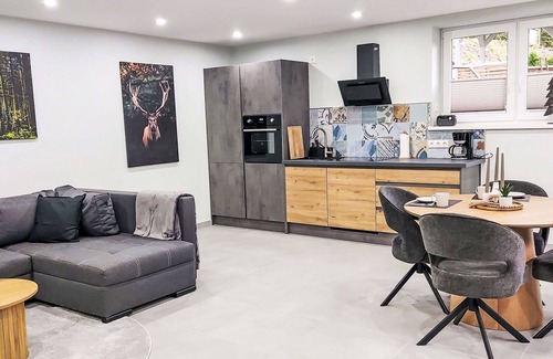 Luegde Apartment | Cosy apartment for 2 people with WIFI, TV, terrace, pets allowed and parking