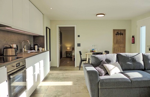 Krattigen Apartment | Cosy apartment for 3 guests with WIFI, TV, terrace, panoramic view and parking