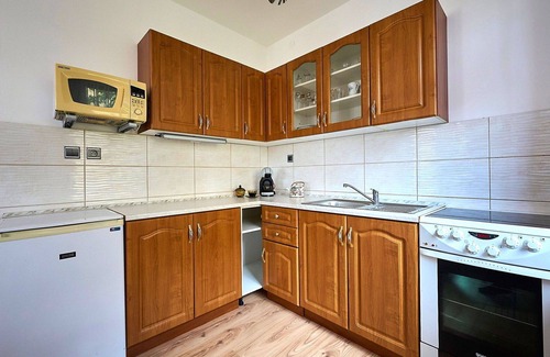 Liberec Apartment | Cosy apartment for 4 guests with WIFI, TV, terrace and parking