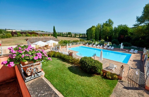 San Brizio Apartment | Cosy apartment for 4 guests with WIFI, pool, TV, balcony and pets allowed, close to Spoleto