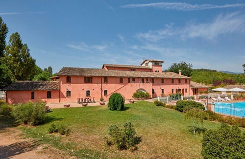 San Brizio Apartment | Cosy apartment for 4 guests with WIFI, pool, TV, balcony and pets allowed, close to Spoleto