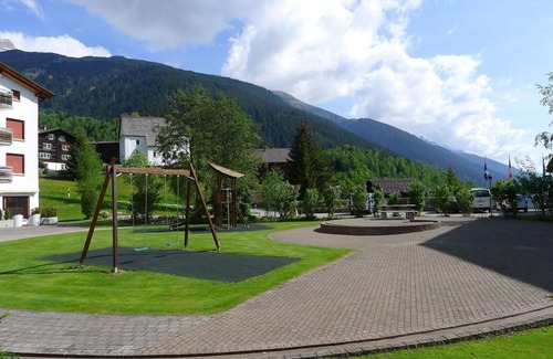 Acletta Apartment | Cosy apartment for 4 people with pool, WIFI, TV, balcony, pets allowed and panoramic view