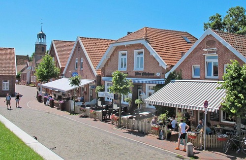 Ditzum Apartment | Cosy apartment for 4 people with WIFI, TV, terrace and parking