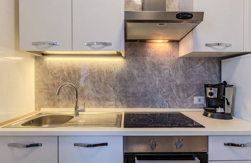 Dorio Apartment | Cosy apartment for 4 people with WIFI, TV, balcony, panoramic view and parking