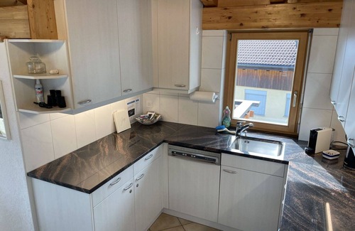 Amden Apartment | Cosy apartment for 5 guests with WIFI, TV, terrace, pets allowed and panoramic view