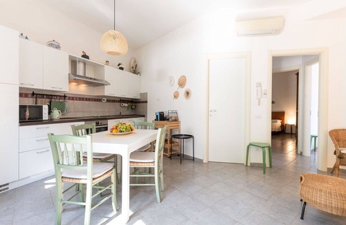Scarlino Apartment | Cosy apartment for 5 people with WIFI, A/C, TV, patio and pets allowed