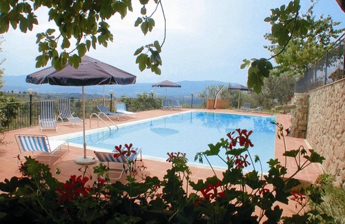 Pian di Sco Apartment | Cosy apartment for 5 people with WIFI, pool, TV and parking