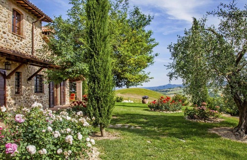 Allerona Apartment | Cosy apartment for 6 guests with pool, WIFI, TV, patio, pets allowed and panoramic view