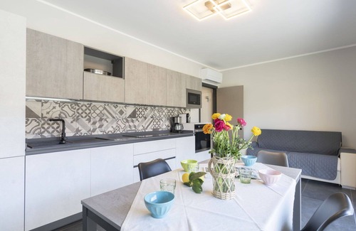 Caramagna Ligure Apartment | Cosy apartment for 6 guests with A/C, pool, WIFI, TV, terrace and pets allowed