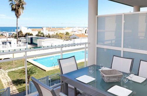 Les Deveses Apartment | Cosy apartment for 6 guests with A/C, pool, WIFI, TV and terrace