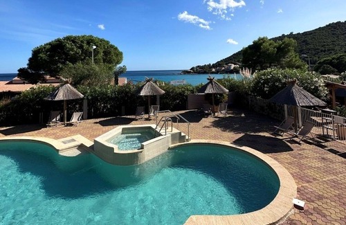 Conca Apartment | Cosy apartment for 6 guests with WIFI, pool, A/C, terrace, pets allowed, panoramic view and park.