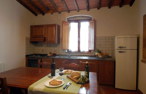 Montaione Apartment | Cosy apartment for 8 people with pool, WIFI, A/C, TV and pets allowed, close to San Gimignano