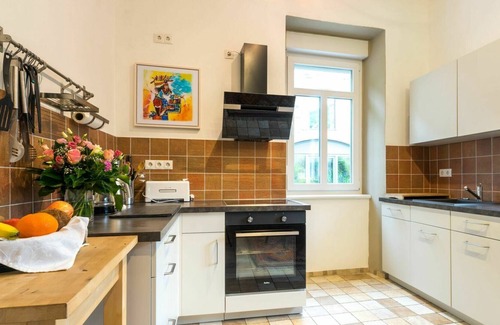Ediger Apartment | Cosy apartment for 8 people with WIFI, TV, terrace, pets allowed and parking