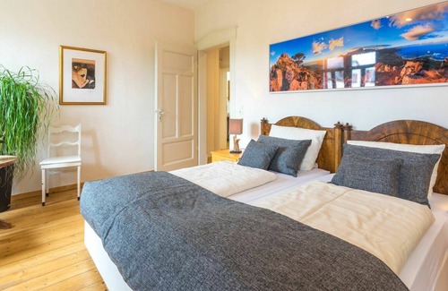 Ediger Apartment | Cosy apartment for 8 people with WIFI, TV, terrace, pets allowed and parking