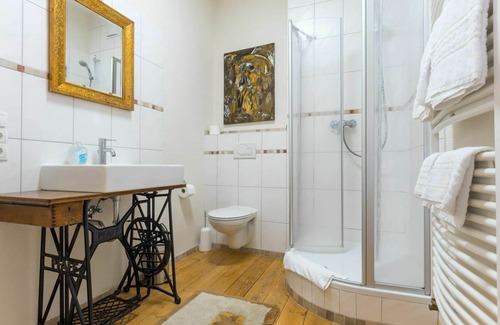 Ediger Apartment | Cosy apartment for 8 people with WIFI, TV, terrace, pets allowed and parking