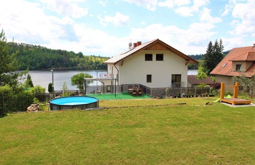 Zupanovice Apartment | Cosy apartment for 9 people with pool, WIFI, TV, patio and pets allowed