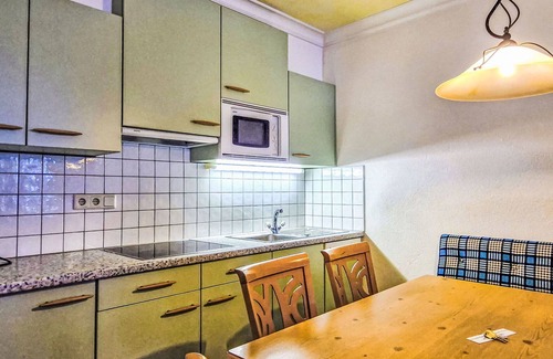 Sankt Anton am Arlberg Apartment | Cosy apartment for 4 guests with WIFI, TV, balcony, pets allowed and parking