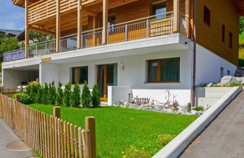 Grindelwald Apartment | Cosy apartment for 4 people with WIFI, TV, patio and parking