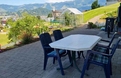 Reichenburg Apartment | Cosy apartment for 2 guests with WIFI, TV, terrace and panoramic view