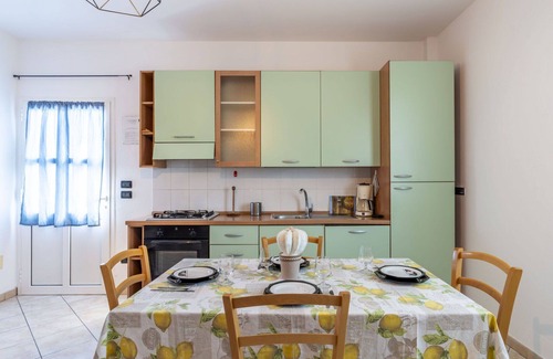 Gazzelli Apartment | Cosy apartment for 12 people with WIFI, pool, balcony, pets allowed, panoramic view and parking