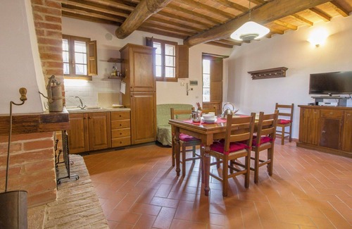 Rapolano Terme Villa | Cosy apartment in villa for 6 people with WIFI, pool, TV and patio
