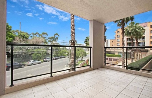 Lidcombe Apartment | Cosy Apartment in Sydney (Lidcombe) - 2Beds, 2 Baths and Parking