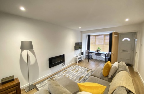 Sutton Coldfield Apartment | Cosy Apartment In the Royal Sutton Coldfield Perfect for Families, Contractors