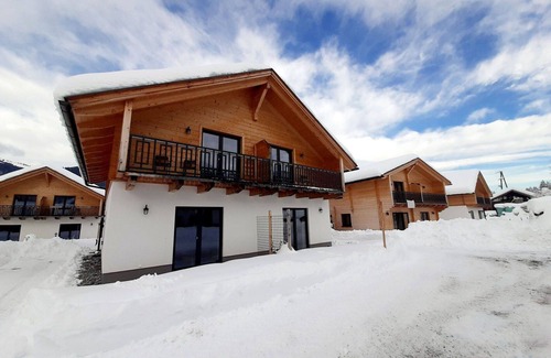 Jenig House | Cosy apartment in villa for 5 guests with WIFI, TV, terrace, pets allowed and panoramic view