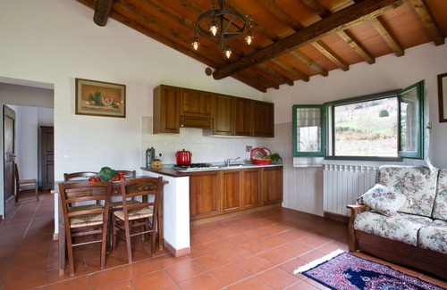 Cicogna House | Cosy apartment in villa with pool, WIFI, veranda, pets allowed, panoramic view and parking