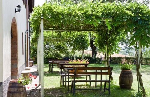 Cicogna House | Cosy apartment in villa with pool, WIFI, veranda, pets allowed, panoramic view and parking