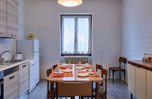 Dervio House | Cosy apartment in villa for 8 people with WIFI, TV, balcony, pets allowed and parking