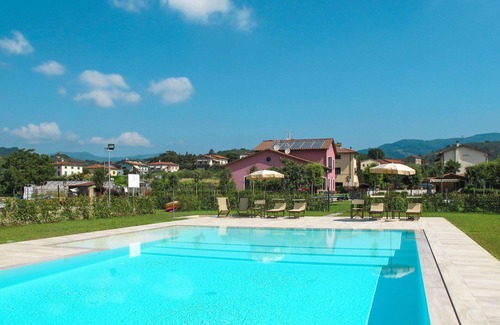 San Michele di Moriano Villa | Cosy apartment in villa for 4 people with A/C, WIFI, pool, TV and terrace