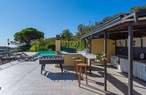 Valloria Apartment | Cosy apartment for 30 people with hot tub, A/C, WIFI, pool, TV, patio and parking