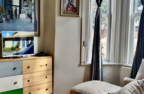 Coldharbour Apartment | Cosy Apartment just 10 minutes away from the heart of London!
