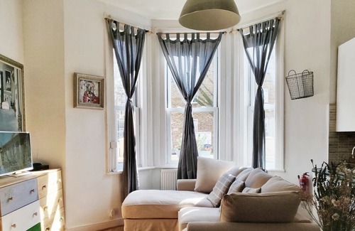 Coldharbour Apartment | Cosy Apartment just 10 minutes away from the heart of London!